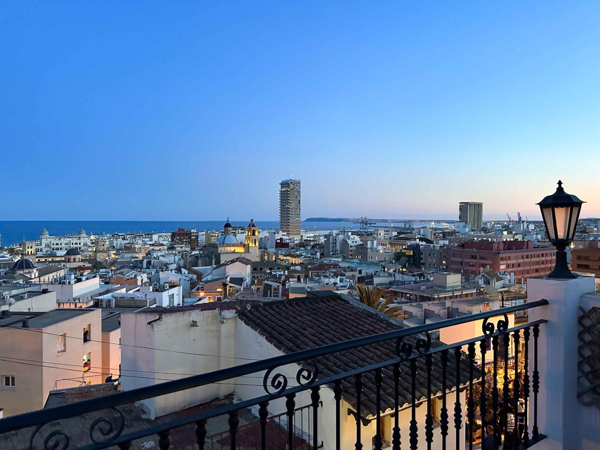 Casa Moll. Tradicion Y Bonitas Vistas De 阿利坎特 外观 照片